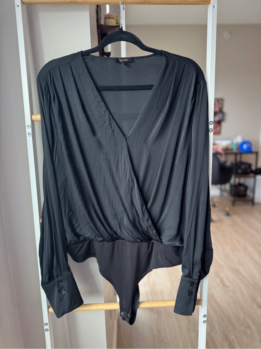 Quince Silk Black Surplice V-Neck Long-Sleeve Bodysuit Size Large Fall Layering